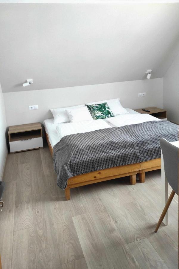 Apartamenty Maciata ビャウィ・ドゥナイェツ エクステリア 写真